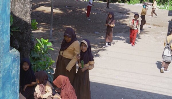 "Ciężarówką przez Indonezję" PRZED EMISJĄ W TV: Skutki trzęsienia ziemi